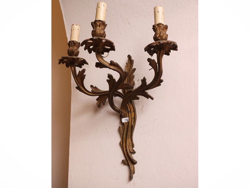 Coppia di applique, bronzo dorato in stile settecentesco
