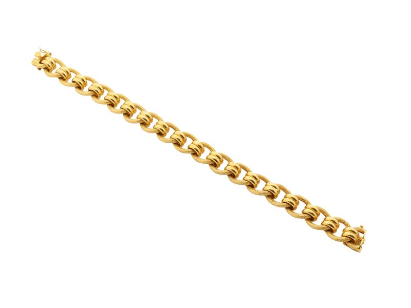 Bracciale in oro giallo 18 kt, maglie ovali testurizzate e intrecciate (anni '70)