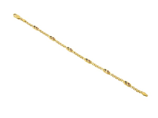 A small 18K yellow gold bracelet