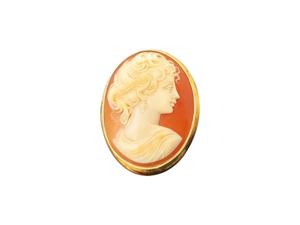 Spilla pendente con cammeo e oro giallo 18Kt