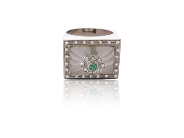 Anello in oro bianco 18Kt, diamanti e cristallo di rocca