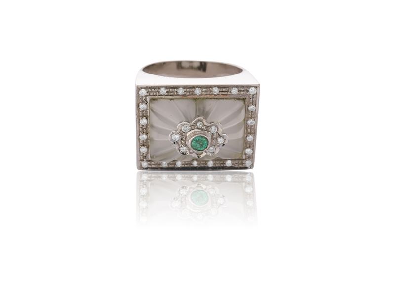 Anello in oro bianco 18 kt con cristallo di rocca, diamanti (huit huit) e gr 13,30, misura 14