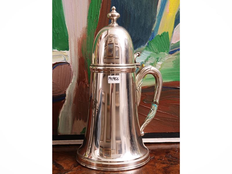 Grande thermos in argento, presa a pinnacolo e monogramma cesellato
