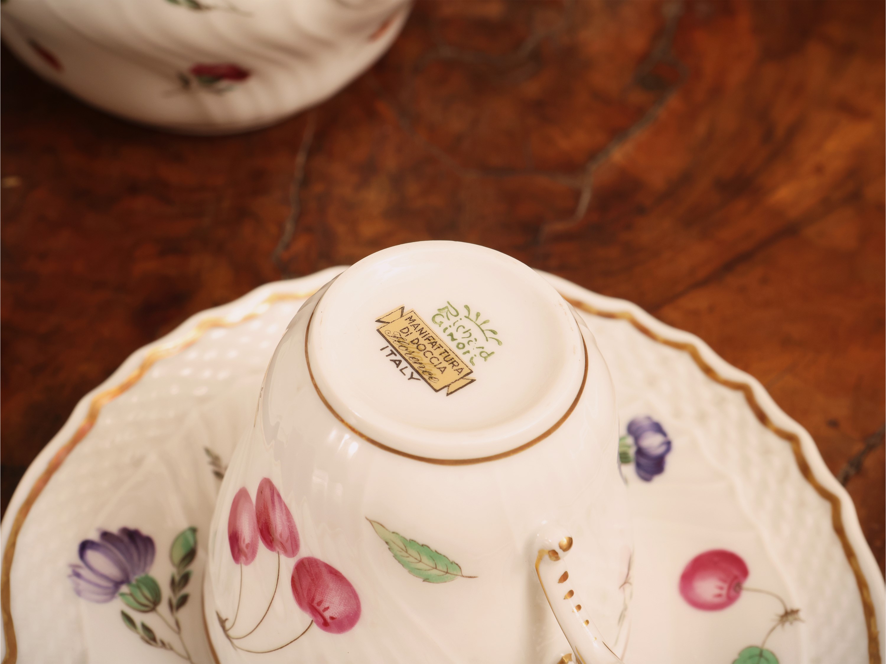 Richard Ginori, Servizio da caffè in porcellana con decoro Italian Fruits