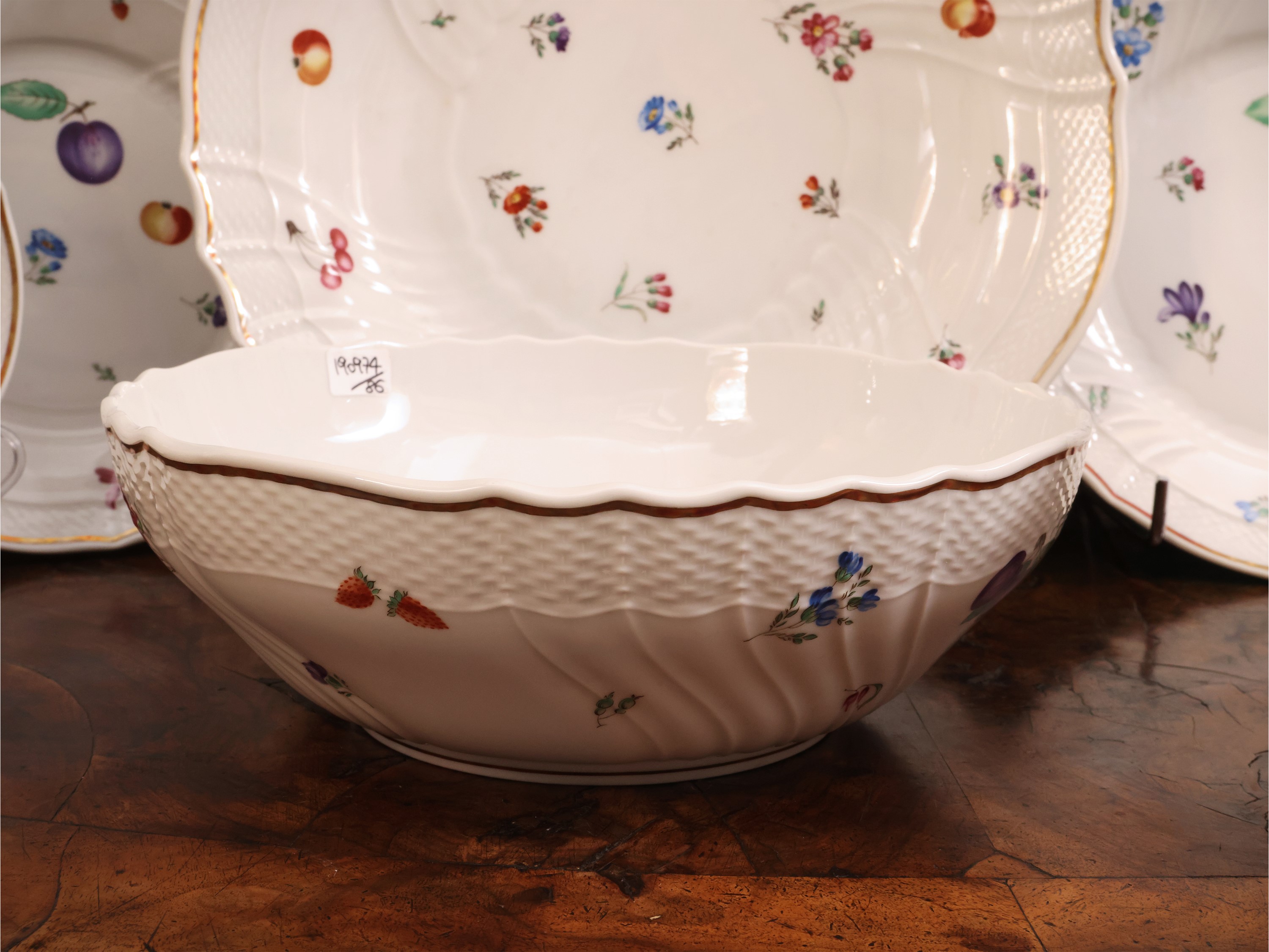 Richard Ginori, Servizio di piatti in porcellana decorato “Italian Fruits”