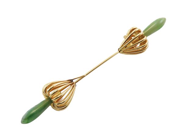 Spilla in oro giallo 18Kt con giadeiti