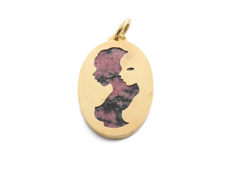 Carlo Illario, Pendente in oro giallo 18 kt con rodonite (anni ’70)