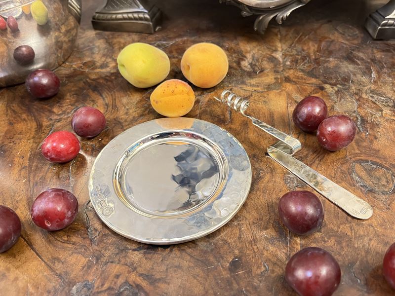 Brandimarte, Mestolo da miele in argento 925 con piattino di appoggio