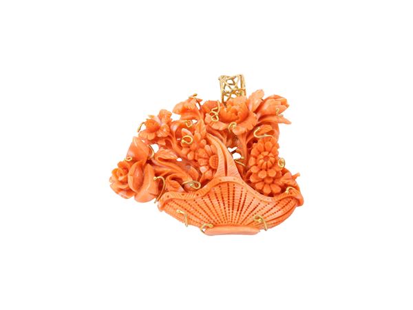 A 18Kt gold and coral pendant brooch