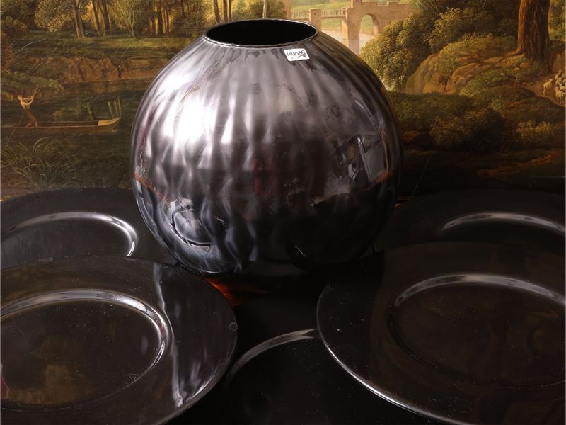 Serie di otto sottopiatti in ceramica d’Este, toni scuri