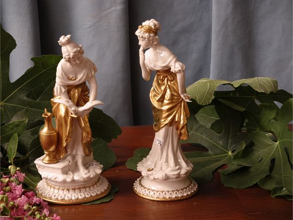 Due figure in porcellana