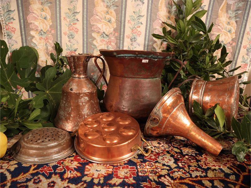 Accessori da cucina, rame: paiolo, grande imbuto, versatoio e altri utensili