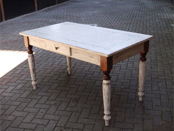 Dining table in white pickled wood