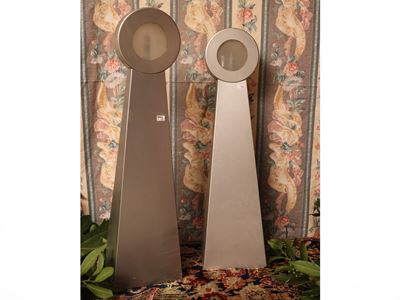 Martinelli Luce (attrib.), Serie di tre applique in acciaio, anni Ottanta