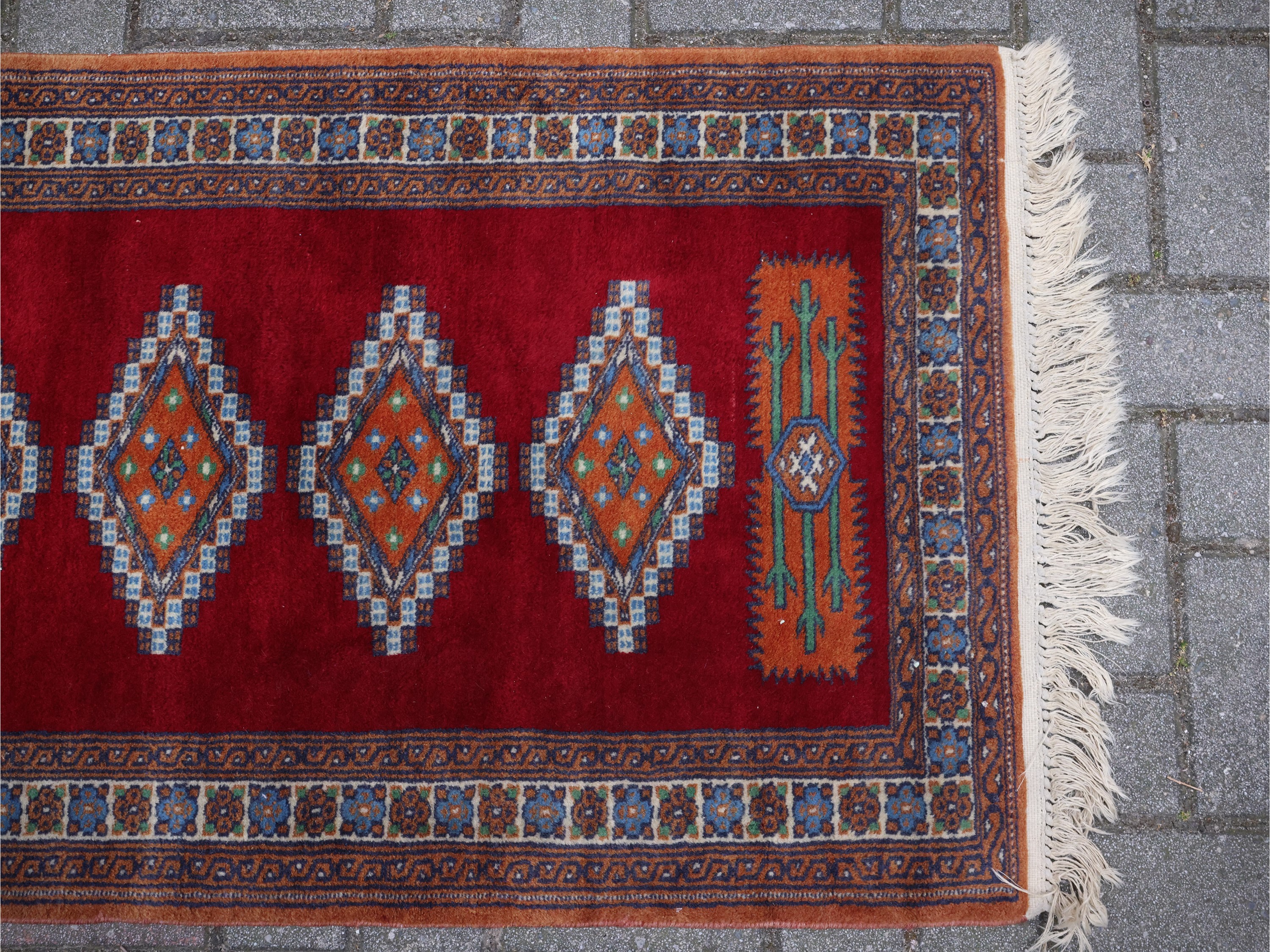 Tappeti persiani da galleria, coppia con medaglioni multicolori e medaglioni azzurro-arancio