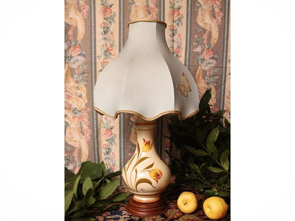 Glazed ceramic table lamp
