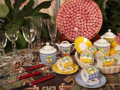 Set da tavola, servizio in cristallo per 6 persone e accessori in ceramica e porcellana