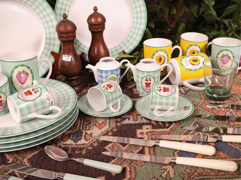 Set da tavola, servizio posate e accessori da condimento (sei persone)