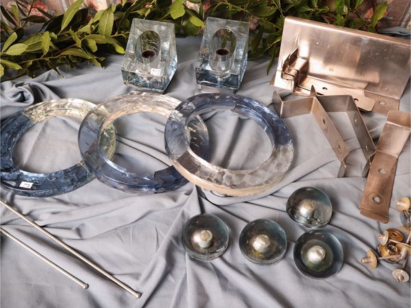 Bathroom set in blue and colorless glass
