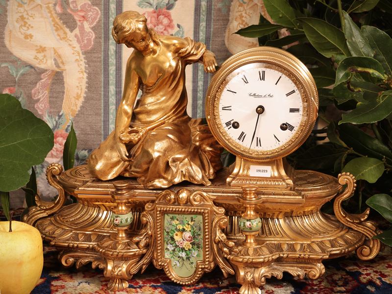 Orologio da tavolo, stile ottocentesco, metallo dorato