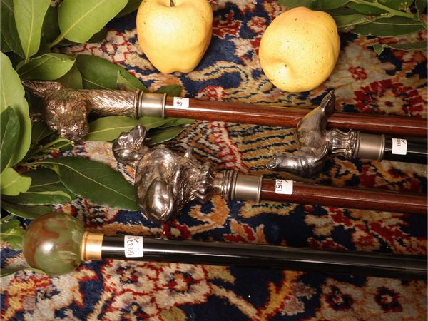 Quattro bastoni da passeggio