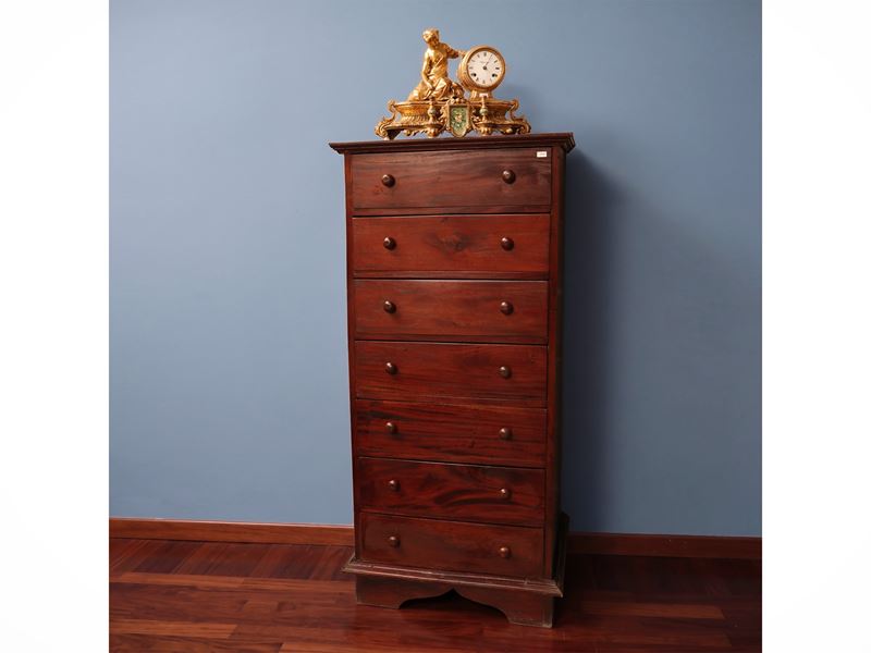 Cassettiera in legno tenero, sette cassetti