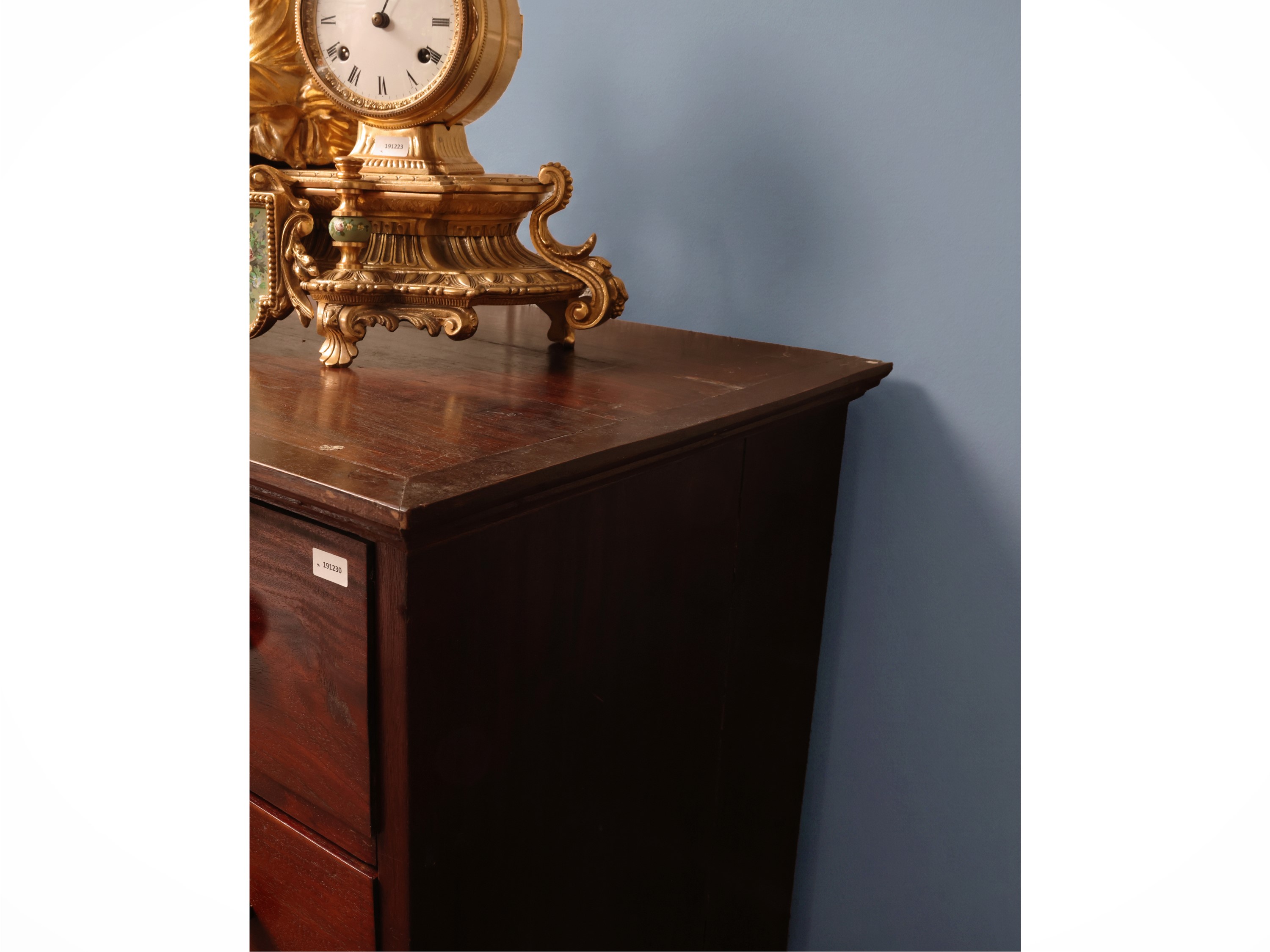 Cassettiera in legno tenero, sette cassetti