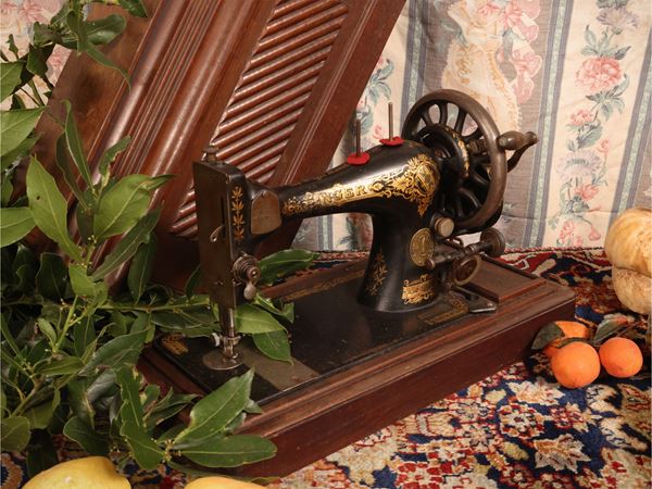Vintage sewing machine, Singer