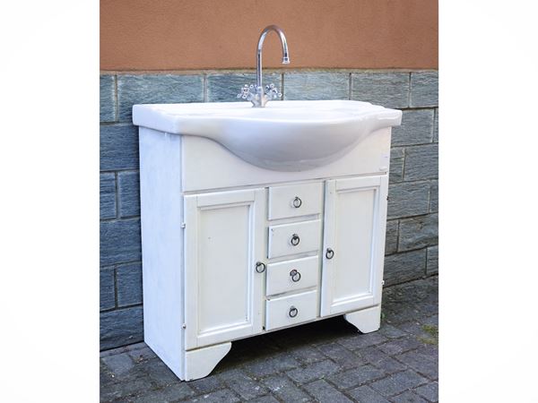 Shabby chic bathroom sink