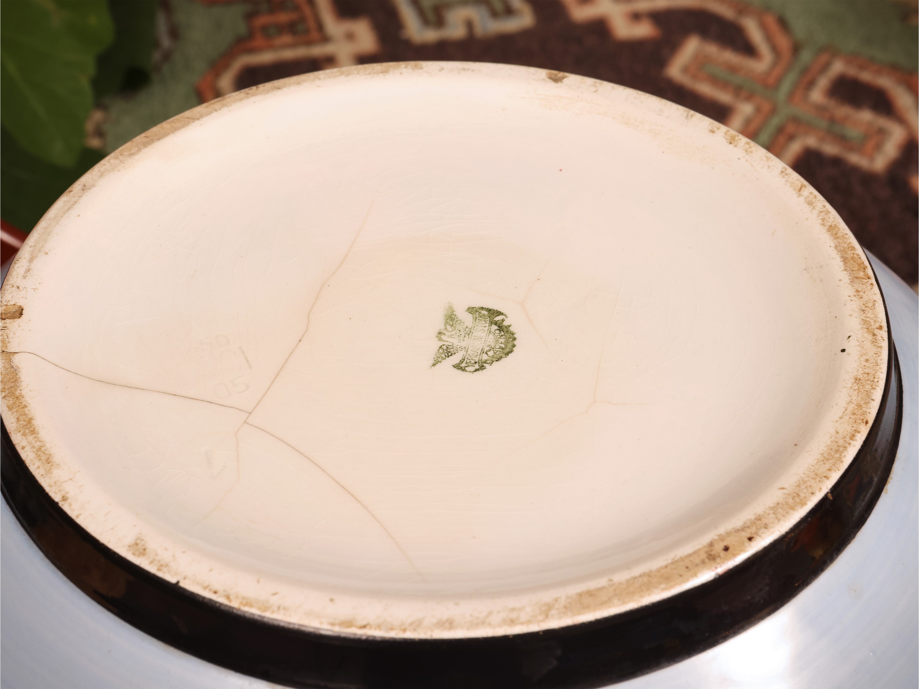 Accessori rustici da cucina, stampe botaniche decorative e oggetti in rame