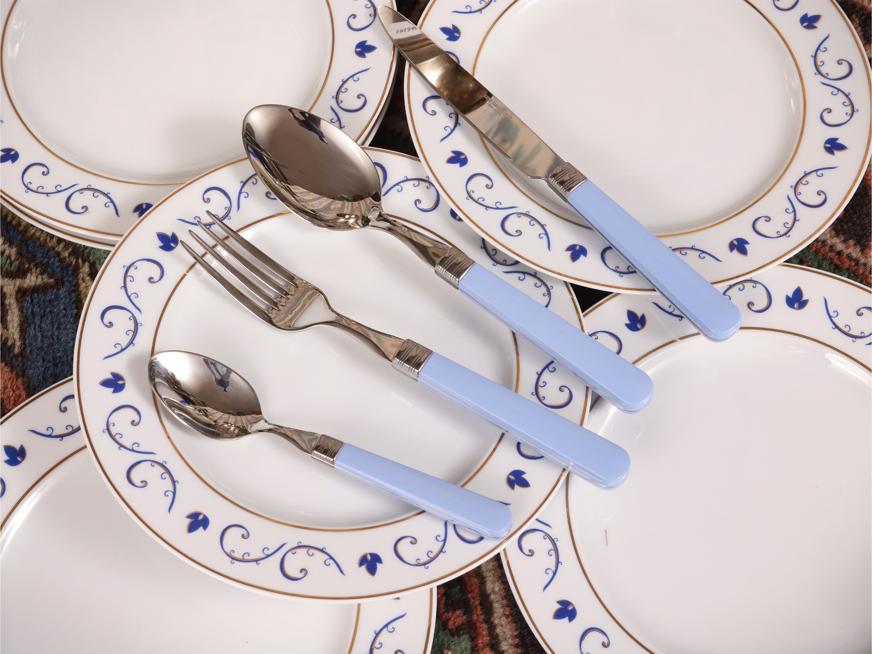 Guy Degrenne, Set da brunch con piatti, teiera e servizio di posate entro scatola