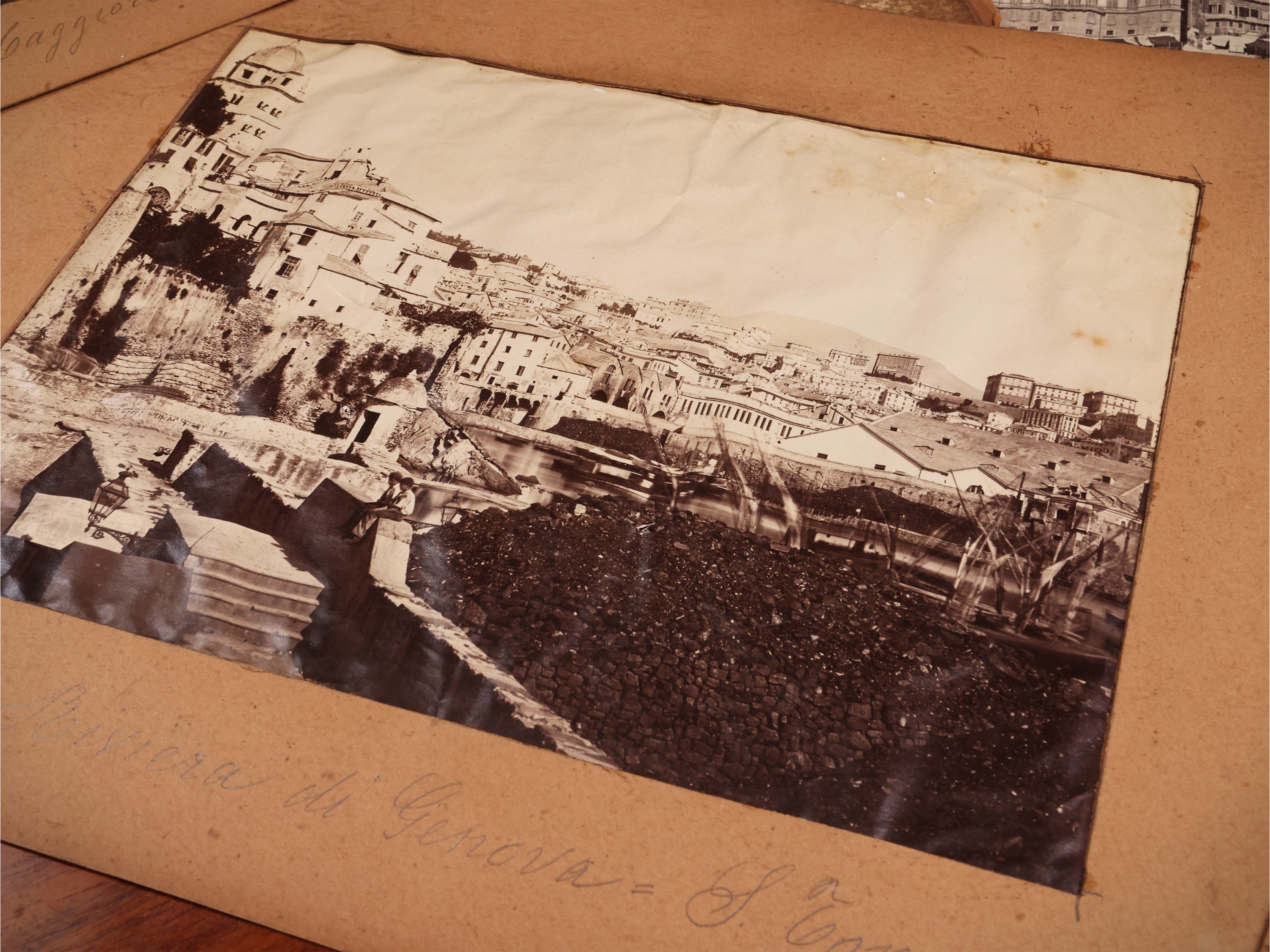Raccolta di vedute di città italiane, fotografie su carta, fine XIX secolo