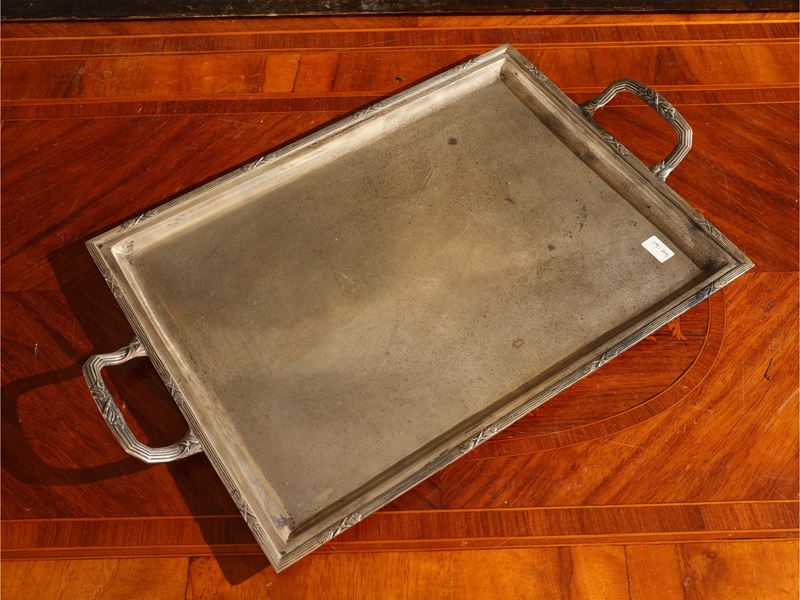 Vassoio a guantiera, argento 900, inizio XX secolo