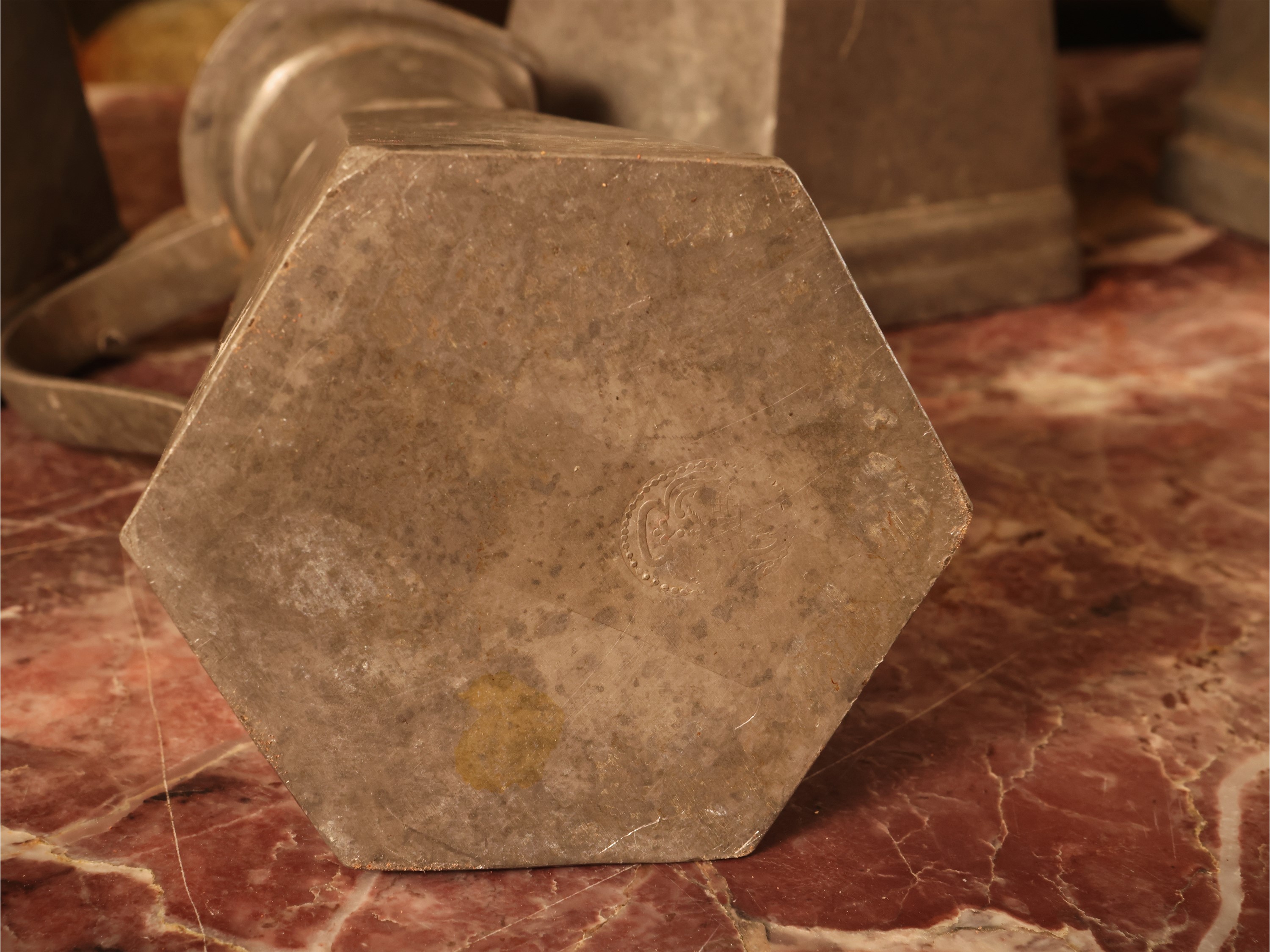 Serie di cinque versatoi, peltro d’epoca