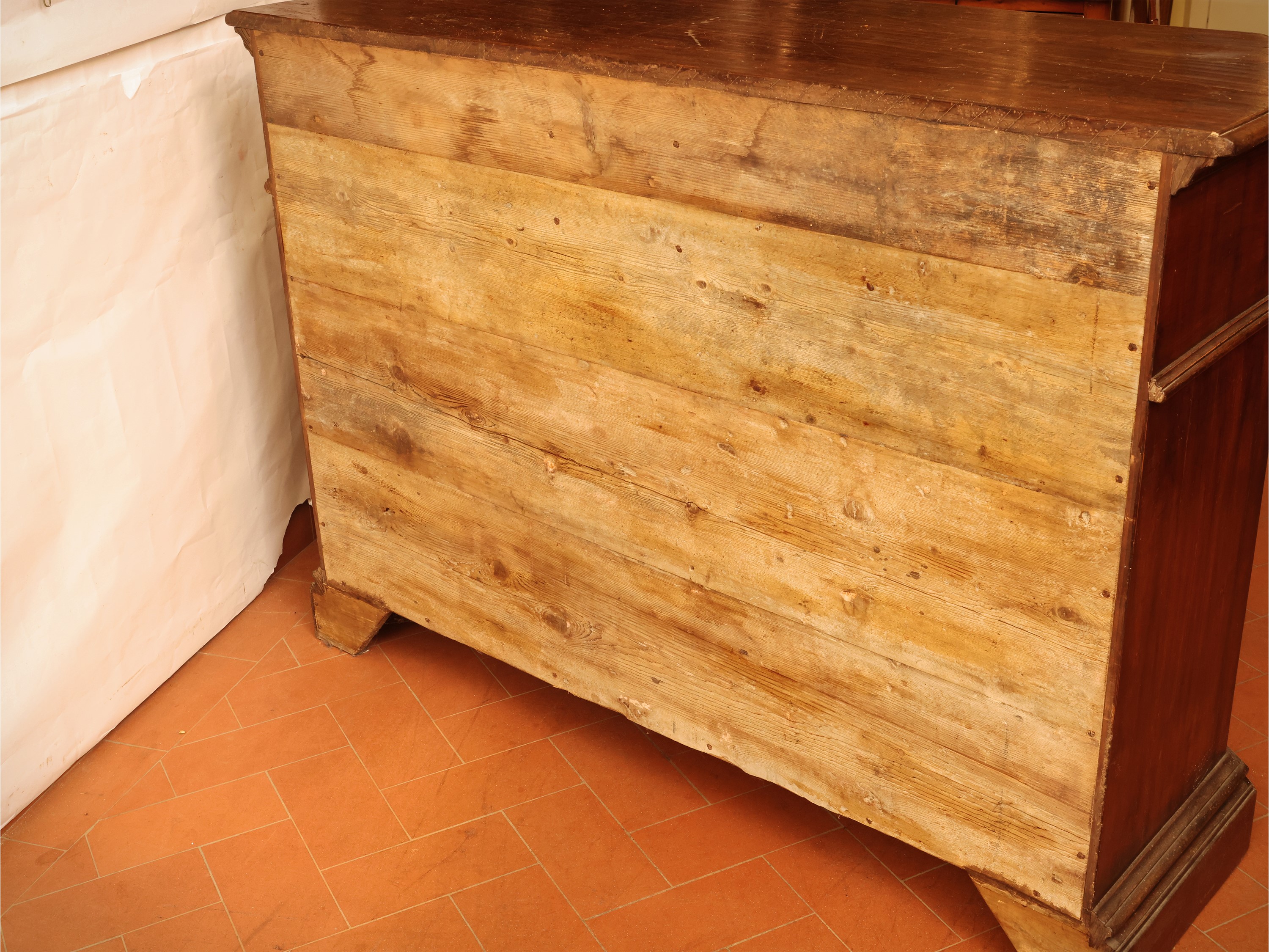 CREDENZA IN NOCE, stile seicentesco (XIX secolo)
