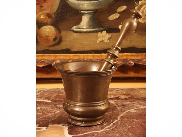 Antico mortaio in bronzo
