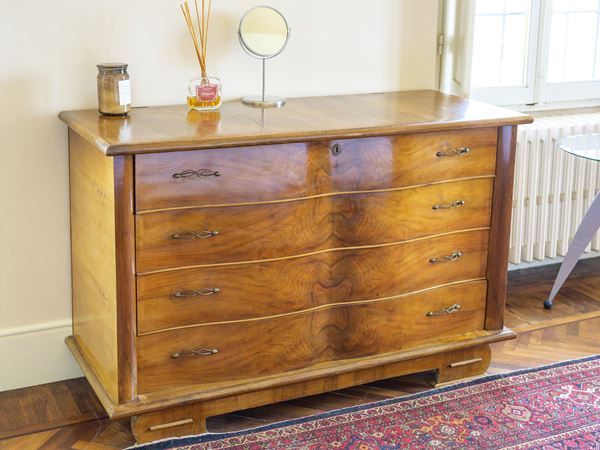 Chest of drawers veneered in walnut and walnut feather