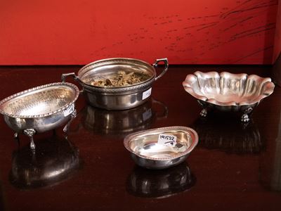 Quattro piccoli cestini, argento (quattro elementi)