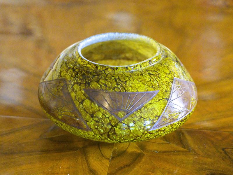 Legras, Piccolo vaso globulare in vetro marmorizzato inciso all’acido