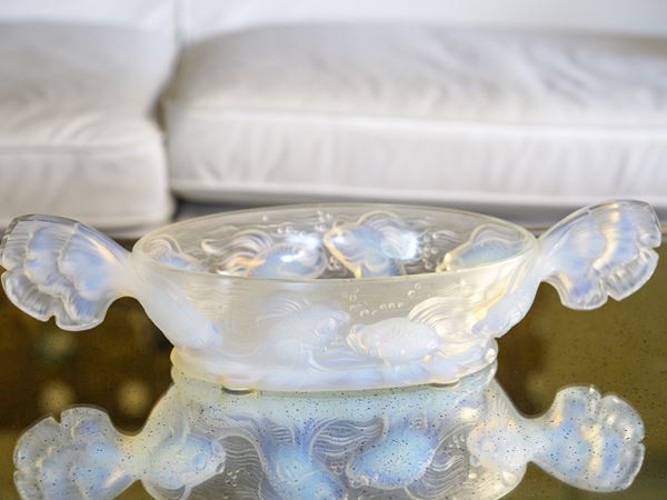Centrotavola in vetro pressato opalino, decoro Les Poissons, Verlys