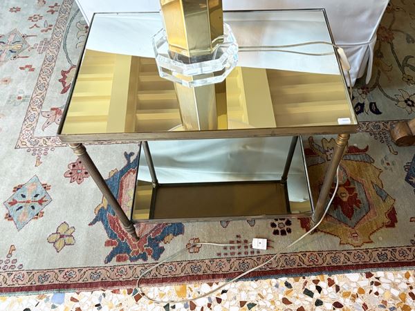 Mirrored bar table