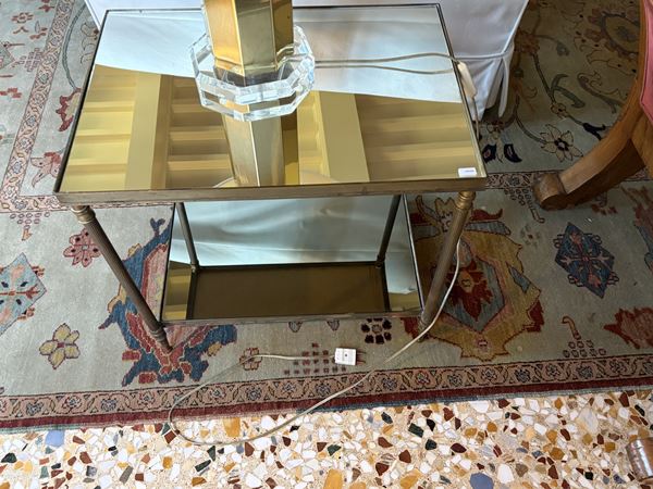 Mirrored bar table