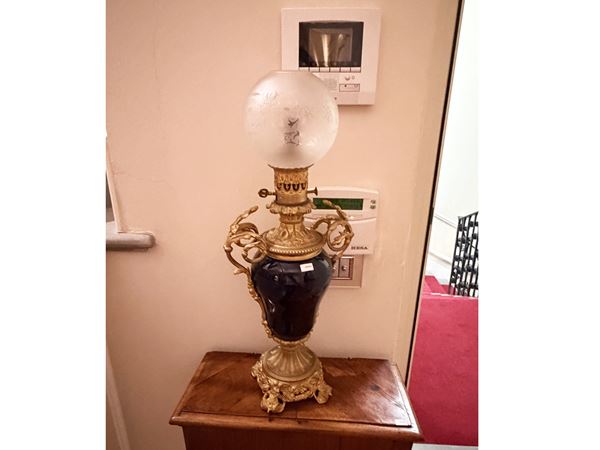 Pair of oil lamps in gilded bronze and cobalt porcelain