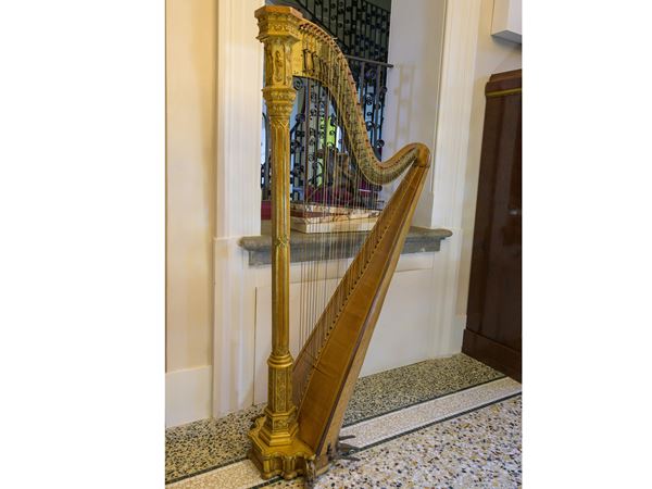 Gothic harp in maple and golden pastille, Paris 19th century