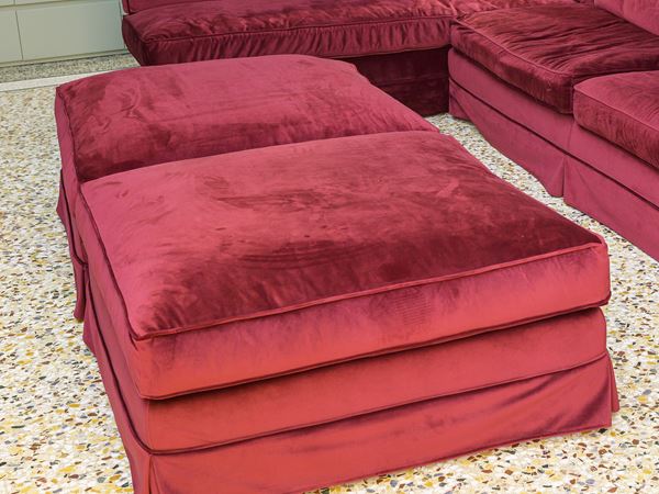 Grande pouf in velluto rosso  - Asta Una villa a Firenze - Maison Bibelot - Casa d'Aste Firenze - Milano