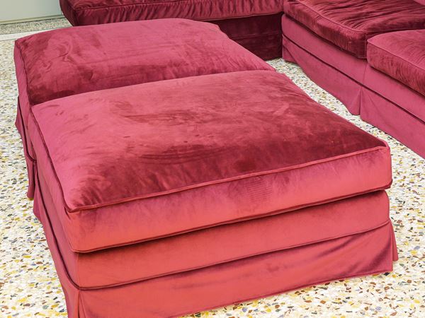 Large red velvet pouf