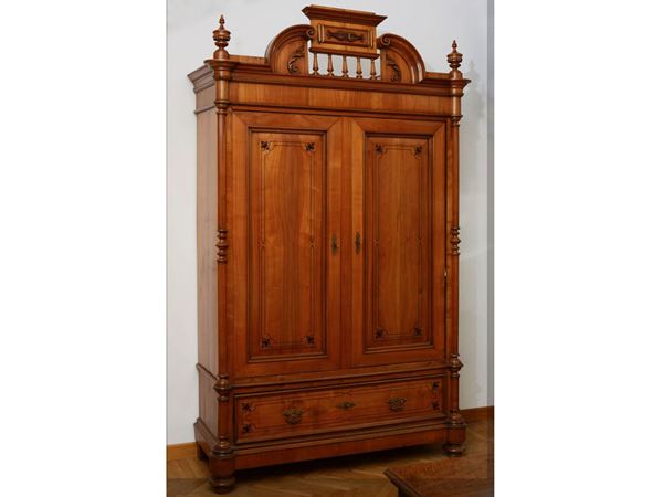 Softwood wardrobe  (h cm 223x136x50)  - Auction A Villa in Florence - Maison Bibelot - Casa d'Aste Firenze - Milano