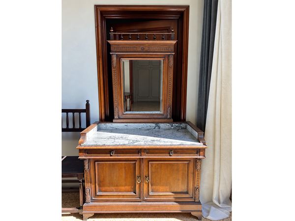 Walnut sideboard with stand  (beginning of the 20th century)  - Auction A Villa in Florence - Maison Bibelot - Casa d'Aste Firenze - Milano
