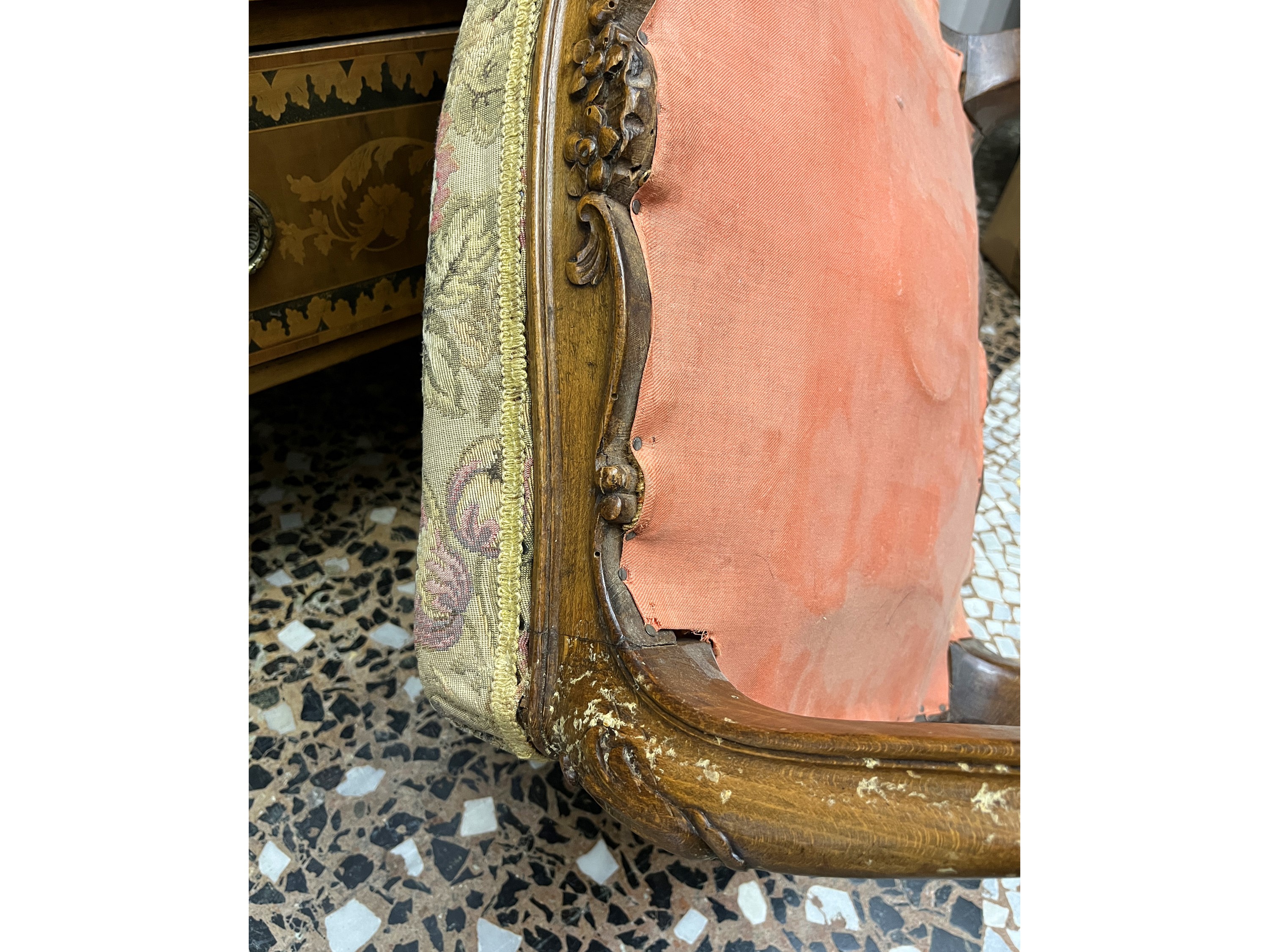 Panchetti in noce, coppia, stile settecentesco