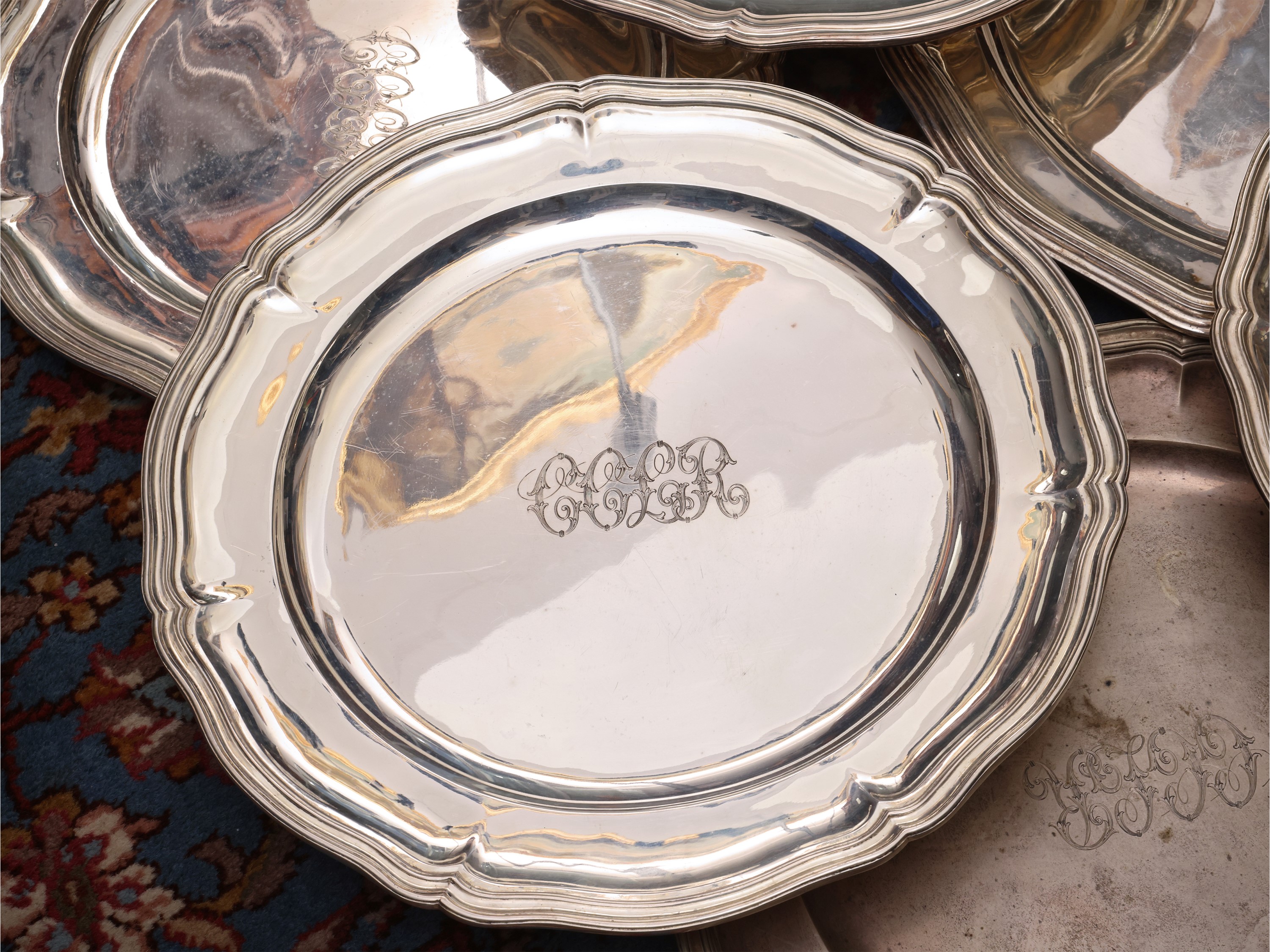 Set di grandi vassoi da portata in argento 925, ovali a scalare, monogrammati